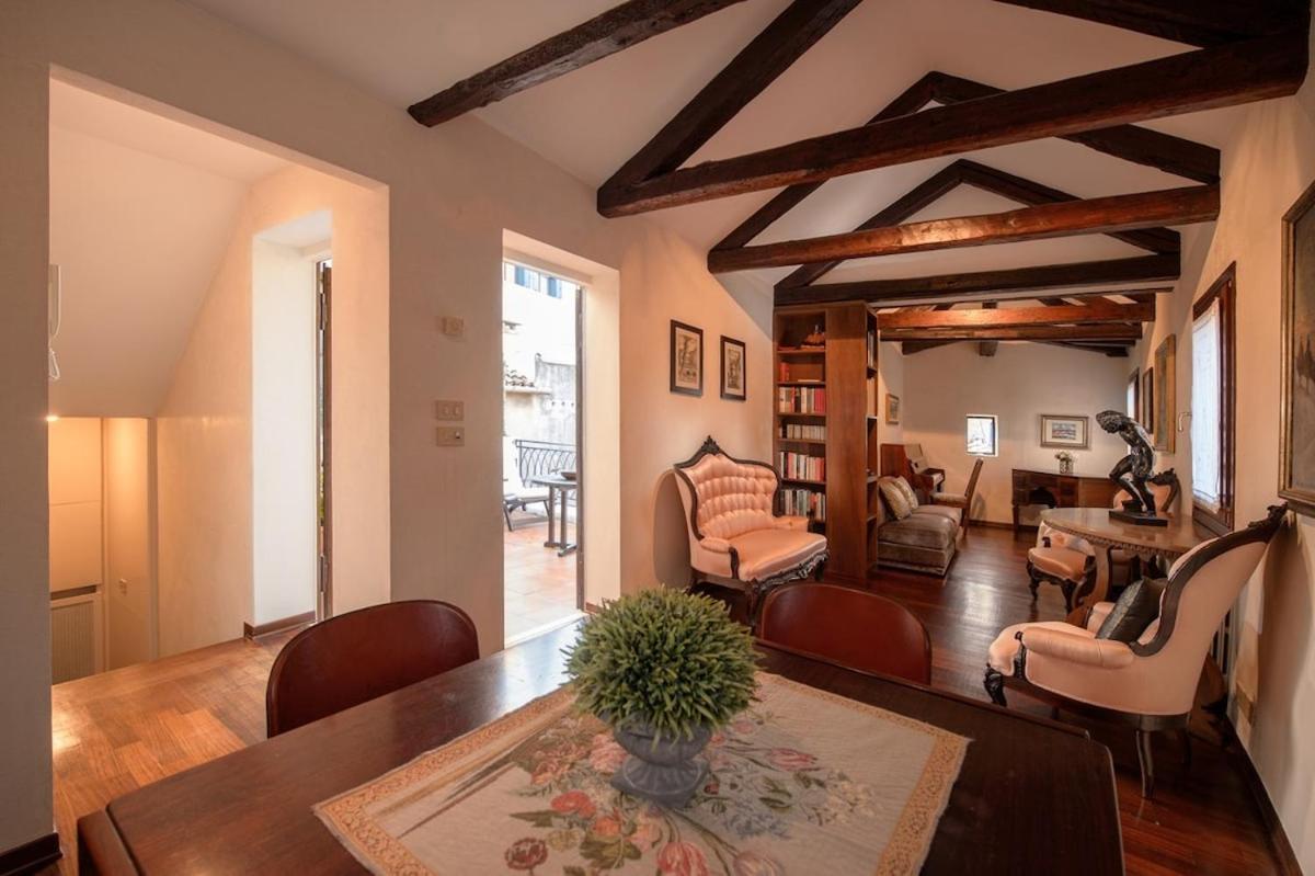 Appartement Attic Terrace San Square View *