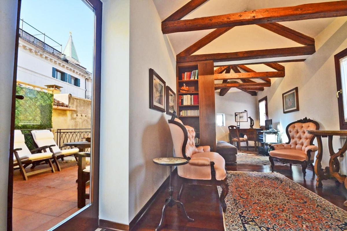 Attic Terrace San Square View * Venise